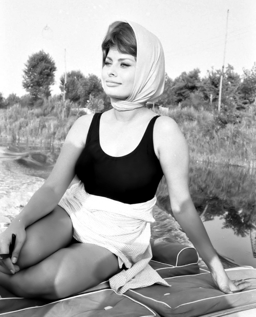 0a1sophialoren12.jpg