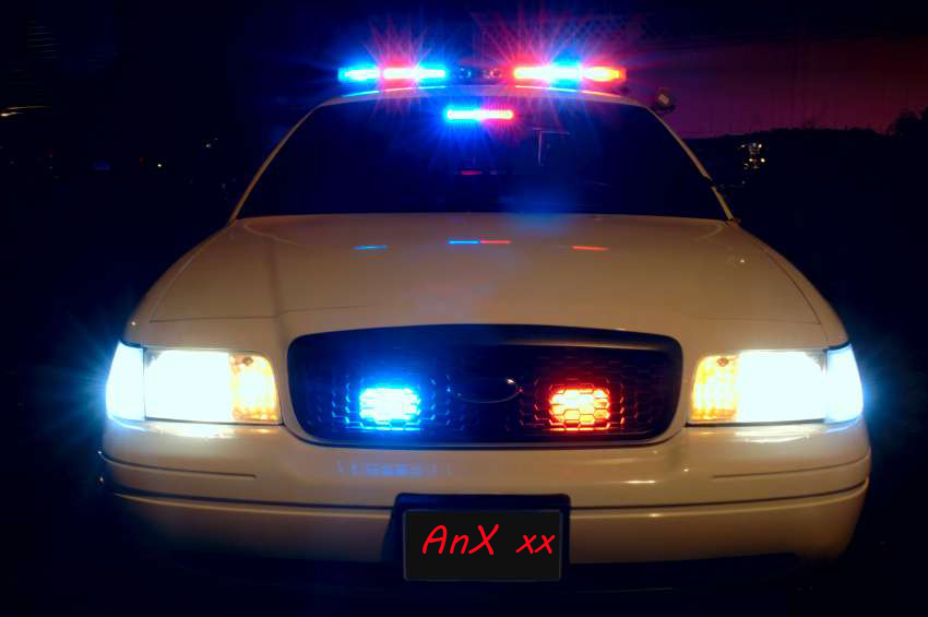 0fcc59d7da_50037776_police-car-with-emergency-lights-on-02.jpg