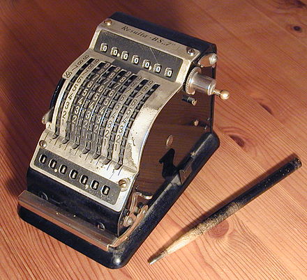 440px-Mechanical_calculating_machine.jpg