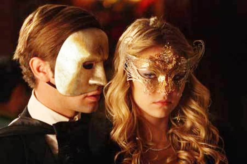 A-Couple-Wearing-Masquerade-Mask.jpg