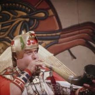 batkingtut3.jpg