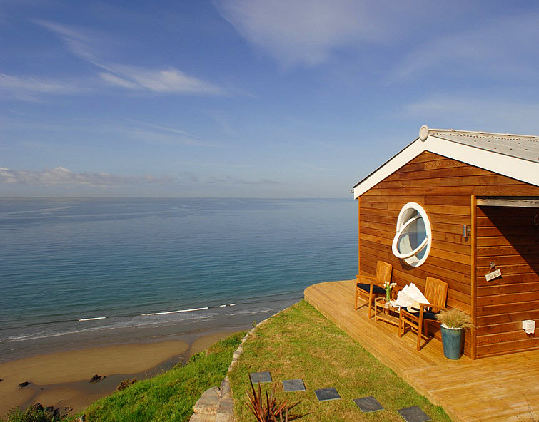 blue-ocean-beach-house-The-Edge-Whitsand-Bay-Cornwall.jpg