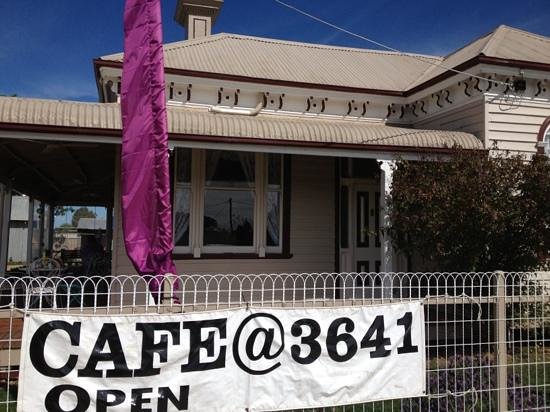 cafe-3641-strathmerton.jpg