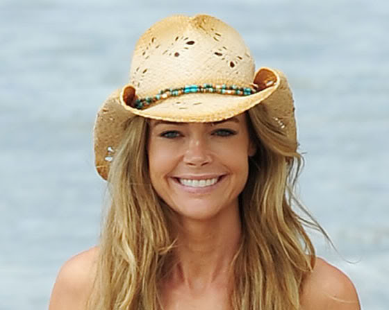 denise-richards-08161001.jpg