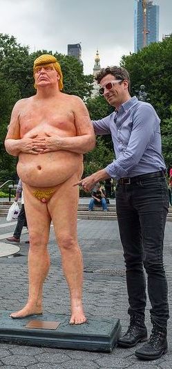 DonaldTrumpStatue1.jpg