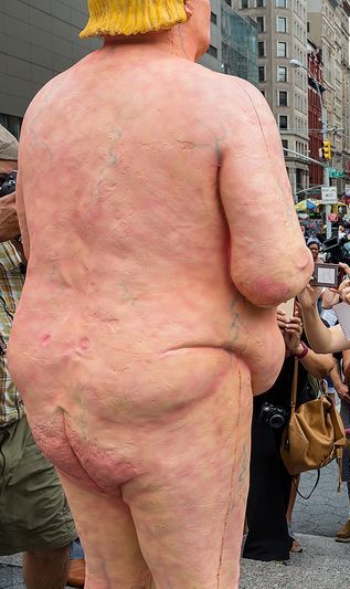 DonaldTrumpStatue6.jpg