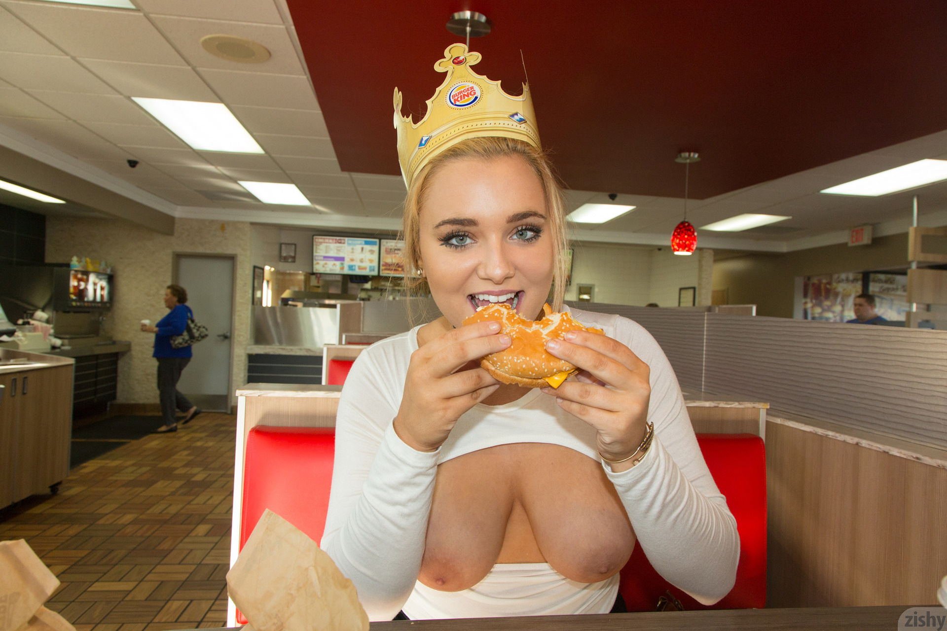 Nude fast food