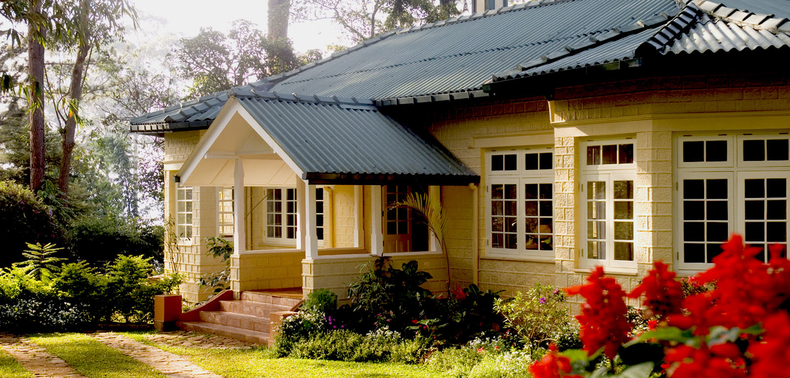 hollywood-bungalow-plantation-bungalows-sri-lanka-lrg-6d3ec3edfdddc79a.jpg