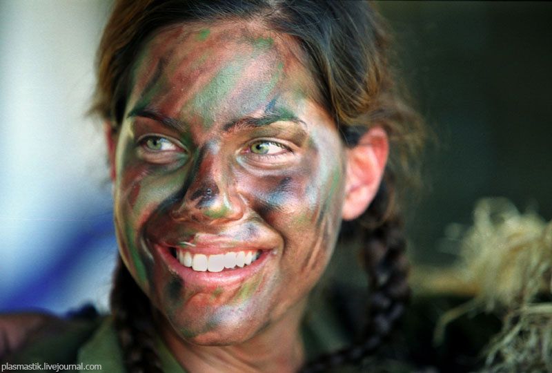 Israeli_Army_Girls_01.jpg