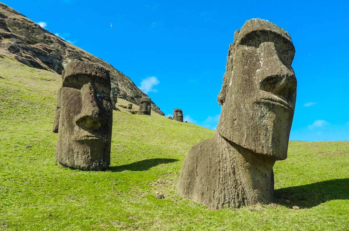 Moai-Status-Easter-Island.jpg