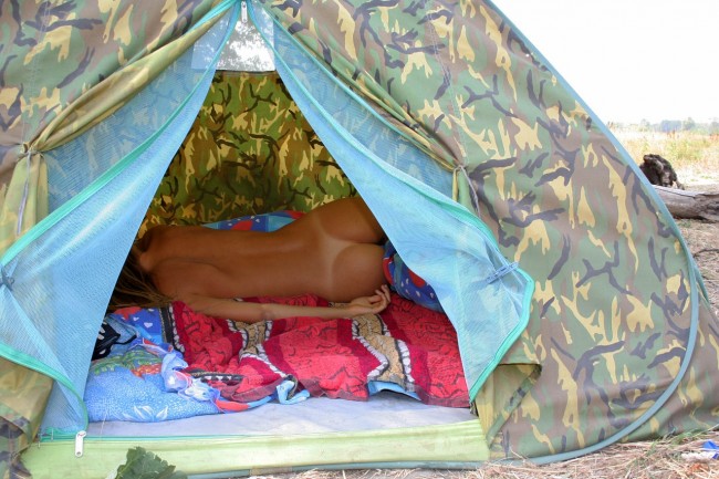 Naked-Camping-Chick-650x433.jpg