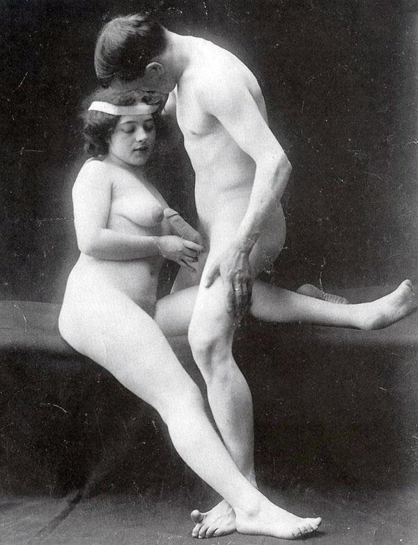 nude-french-postcards-vintage.jpg