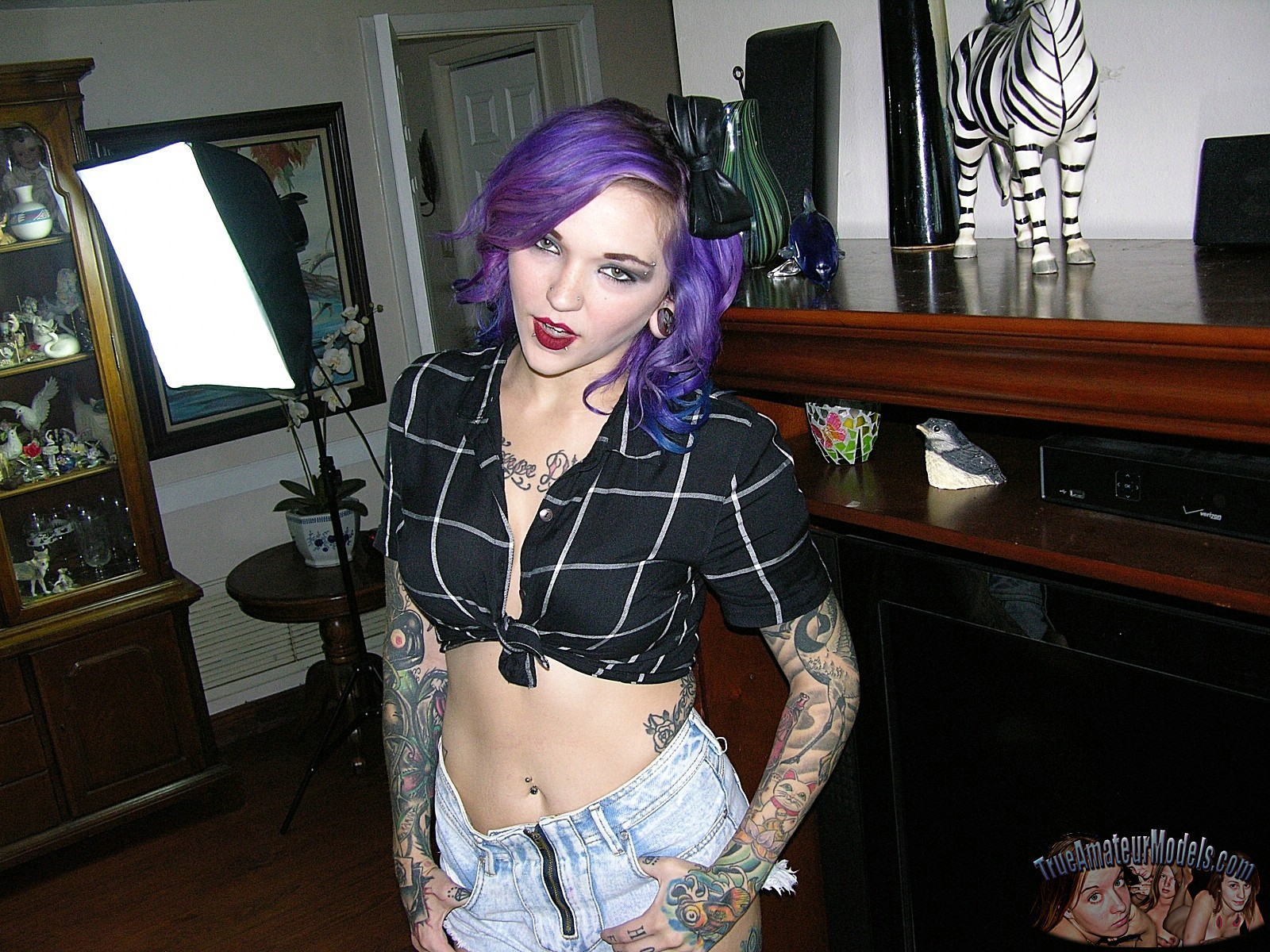 nude-tattooed-punk-babe0.jpg