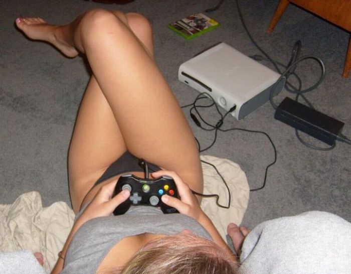 sexy_gamer_girls_31.jpg