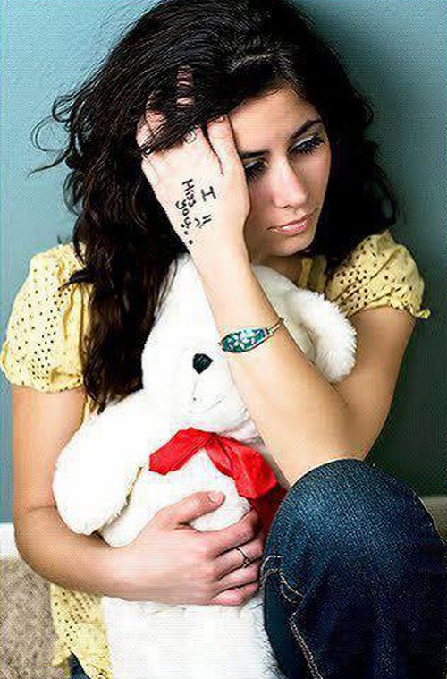 stylish-missing-girls-facebook-profile-pictures-with-teddy-bears.jpg