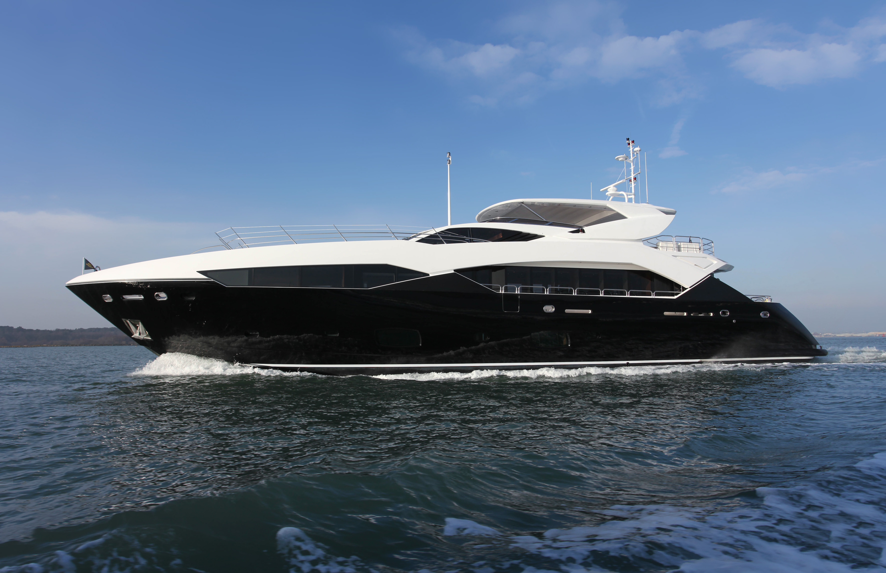 Sunseeker-115-Sport-Yacht.jpg