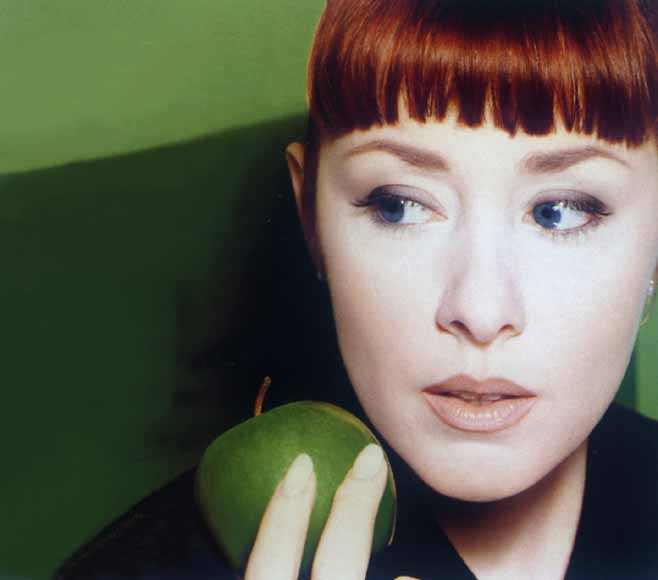 Suzanne vega. Suzanne Vega 1990. Suzanne Vega 1992. Сюзанна Вега молодая.