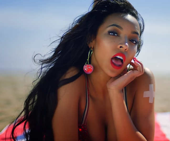 Watch-Tinashe-superlove-music-video.png